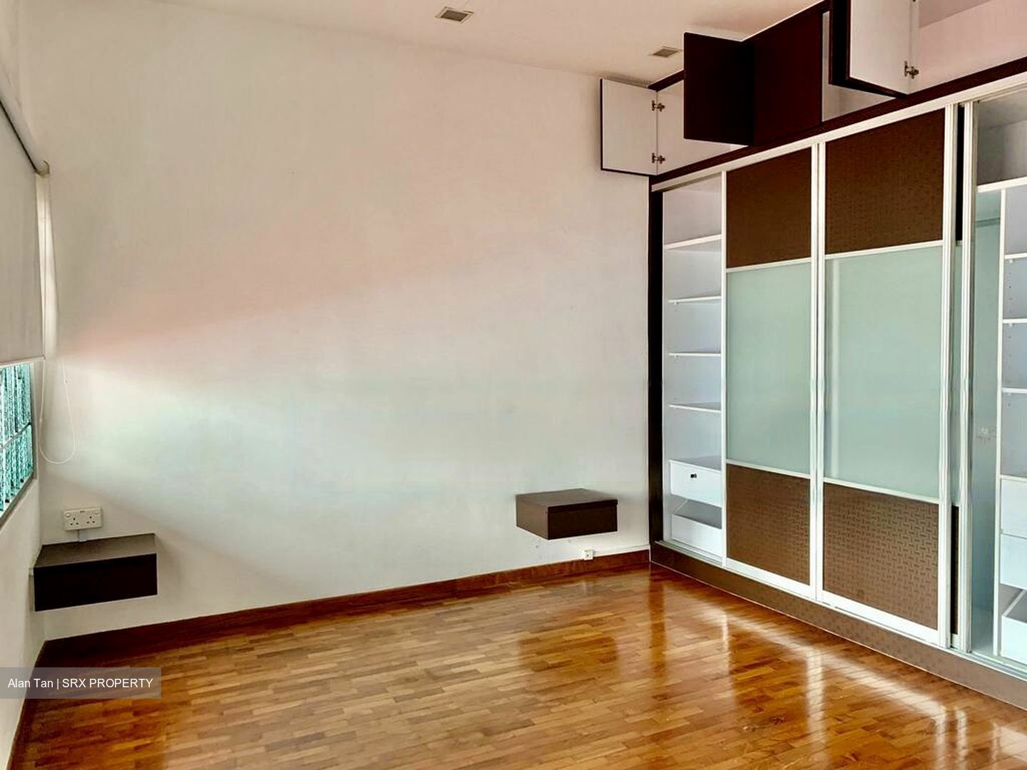 Golden Hill Estate (D20), Terrace #573202521